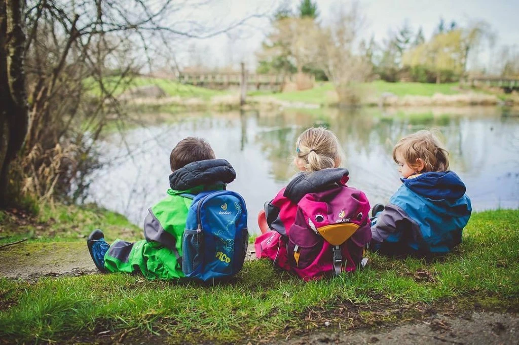 children with Deuter backpacks