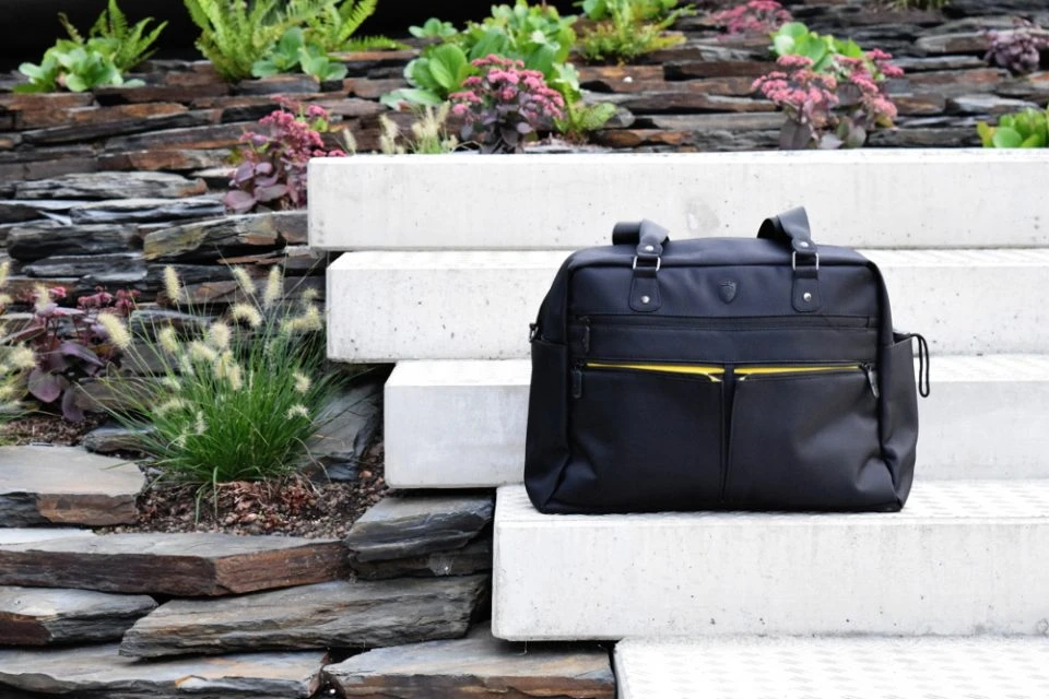 Heys HiLite Multi-Zip Boarding Duffel Black