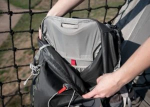 Vaude Zerum 38 - hydration bladder pocket
